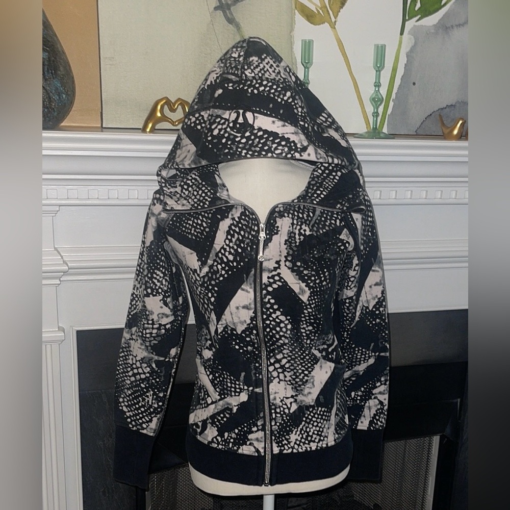 Lululemon Scuba Hoodie gently used